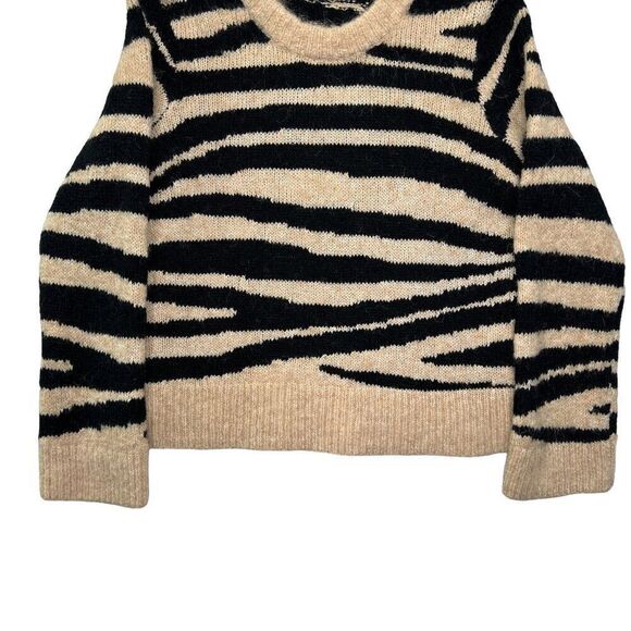 Madewll Women's Size XS Tiger Stripe Shrunken Pullover‎ Sweater - Picture 4 of 10